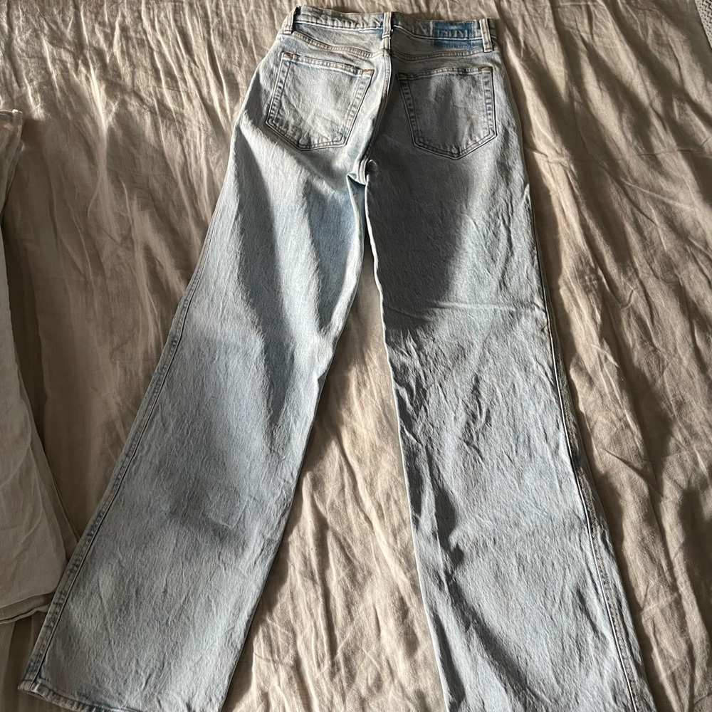 Abercrombie & Fitch Light Wash High-Rise Wide Leg Jeans